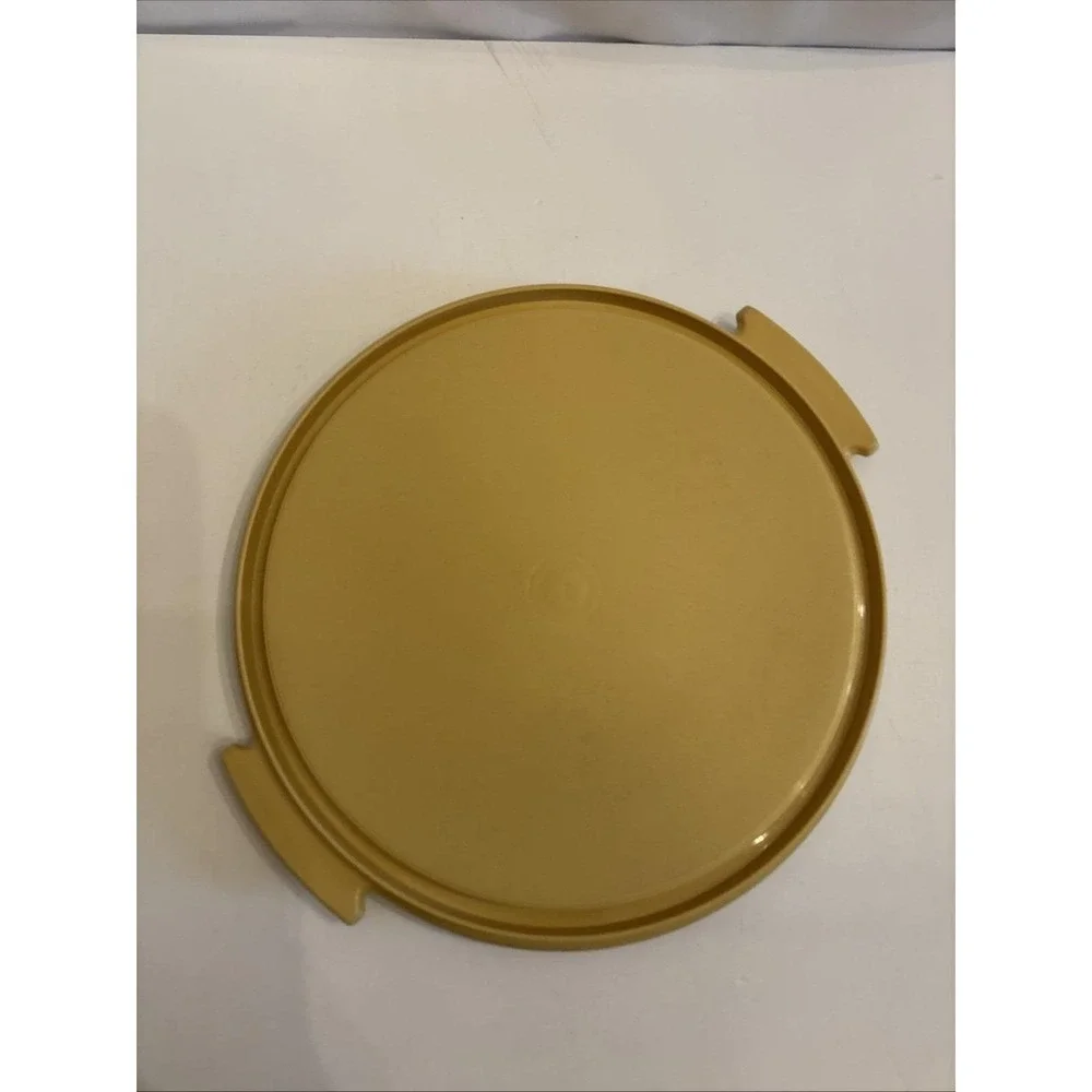 Vintage Tupperware 9.75